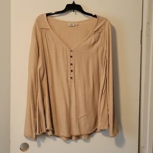 Loose fitting long sleeve casual shirt. Size lg.
